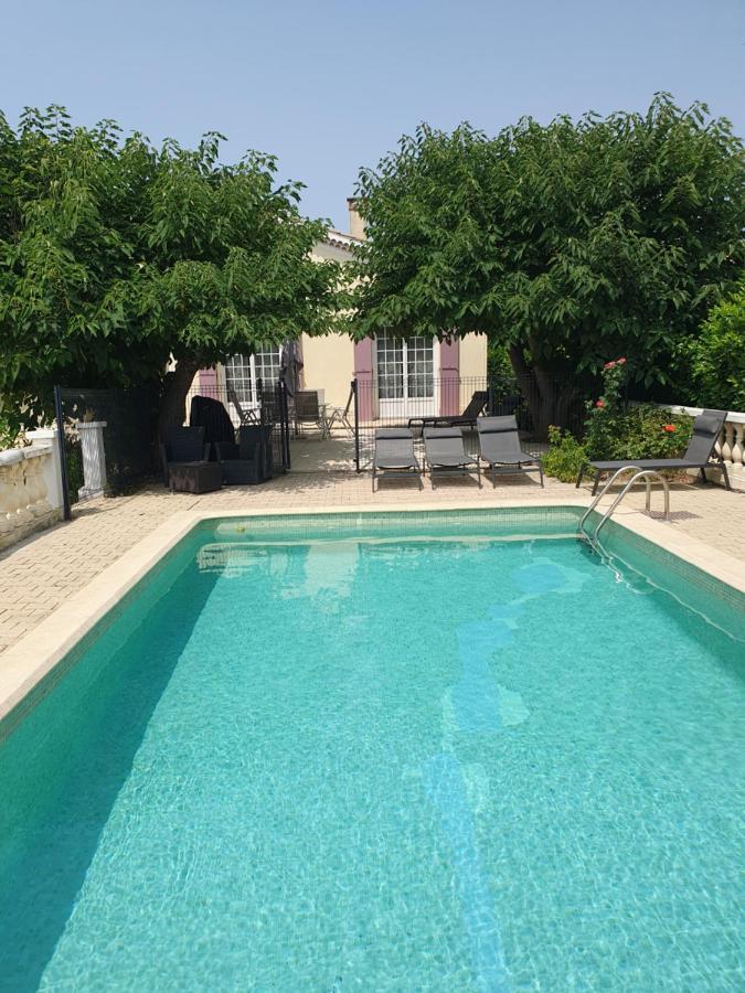 Villa Gesinacris Avec Piscine Camaret-sur-Aigues Exteriör bild